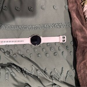 Garmin Smartwatch with Silver Bezel and White Band